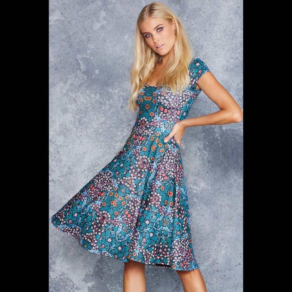 Blackmilk Blackthorn Pocket cap sleeve Midi L